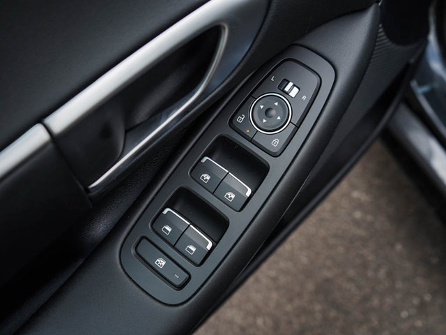Vehicle image 14 of 24