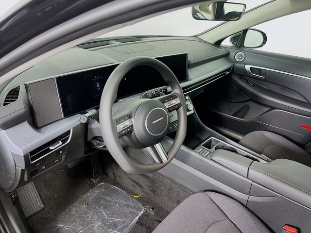 Vehicle image 12 of 24