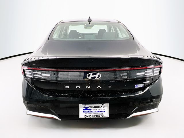 Vehicle image 5 of 24