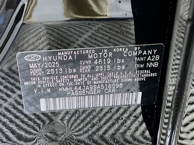 Vehicle image 21 of 24