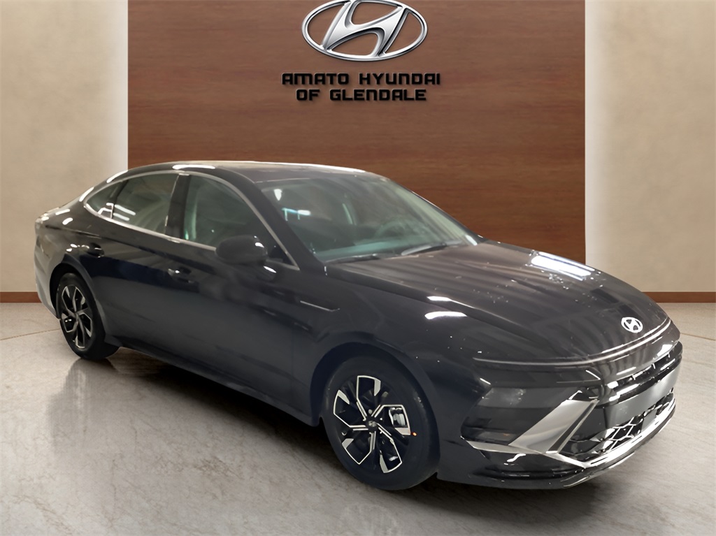 Vehicle image 4 of 28