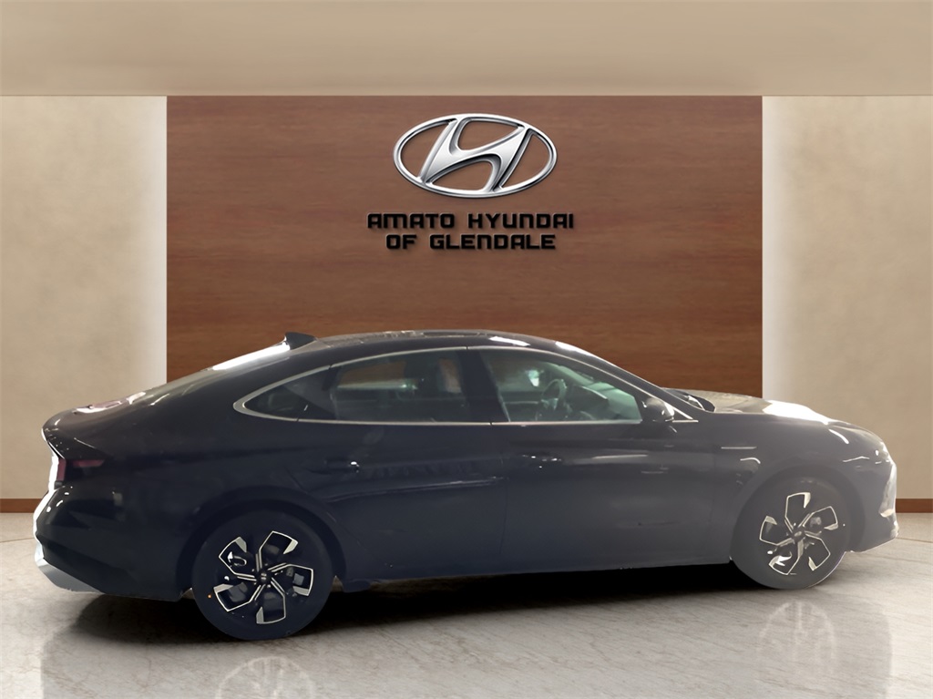 Vehicle image 6 of 28