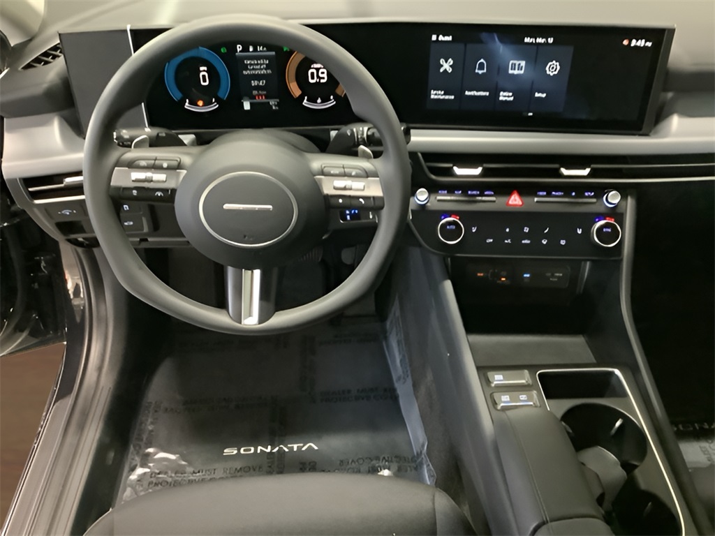 Vehicle image 22 of 28