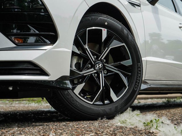 Vehicle image 6 of 24