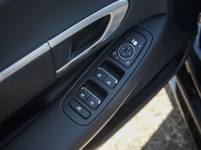 Vehicle image 23 of 24