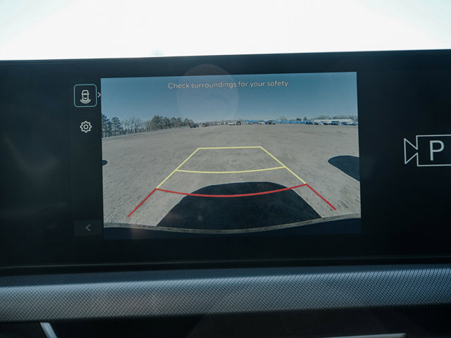 Vehicle image 17 of 24