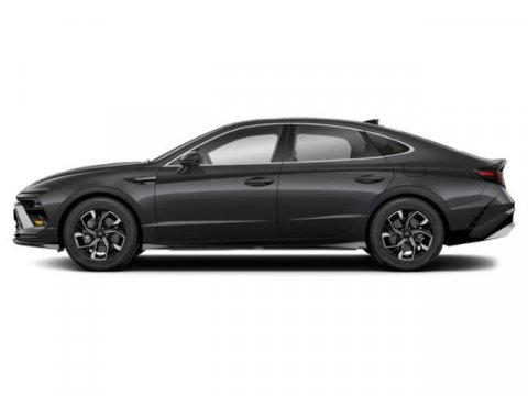 Vehicle image 4 of 5