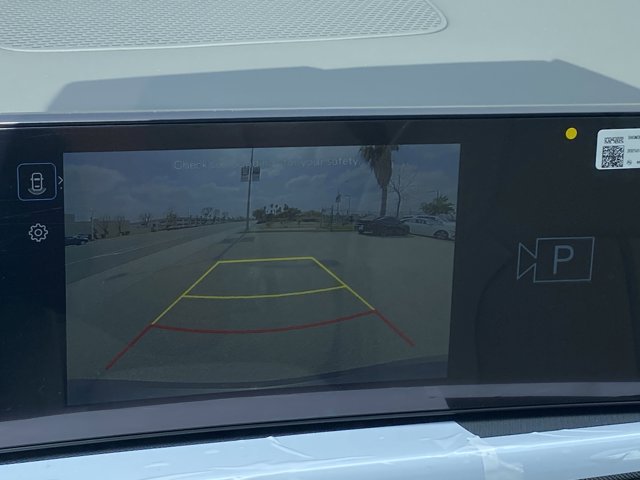 Vehicle image 16 of 19