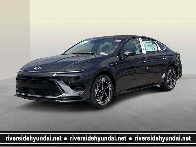 Vehicle image 1 of 19