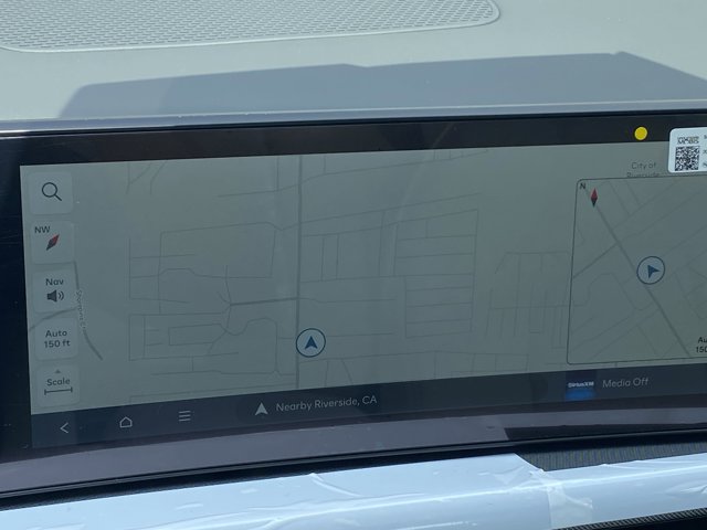 Vehicle image 15 of 19