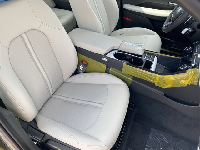 Vehicle image 10 of 19