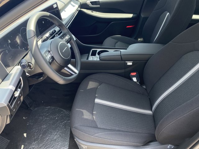 Vehicle image 12 of 19