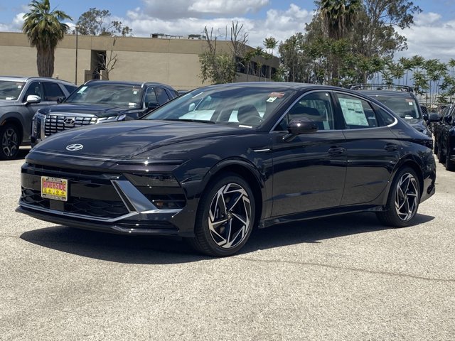 Vehicle image 2 of 19