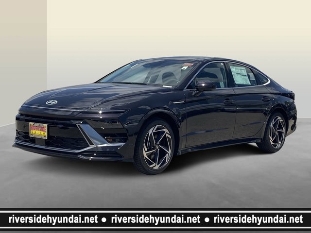 Vehicle image 1 of 19