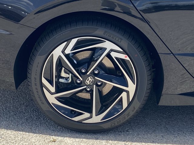 Vehicle image 6 of 19