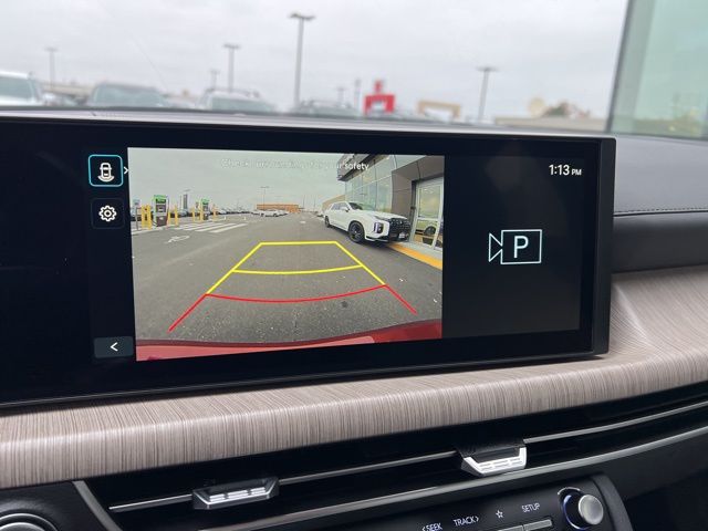 Vehicle image 10 of 19