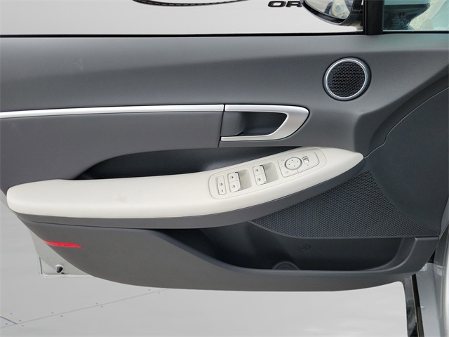 2025 Hyundai Sonata Hybrid SEL Image 18 of 30