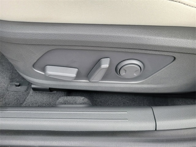 2025 Hyundai Sonata Hybrid SEL Image 19 of 30