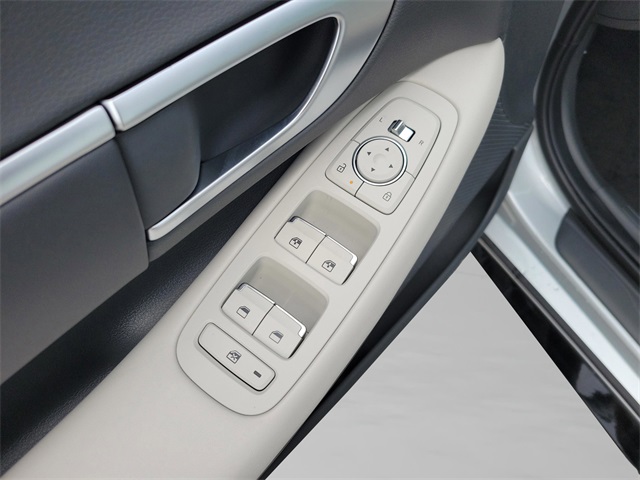 2025 Hyundai Sonata Hybrid SEL Image 27 of 30