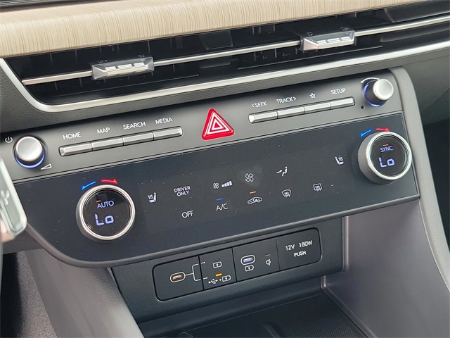 2025 Hyundai Sonata Hybrid SEL Image 16 of 30