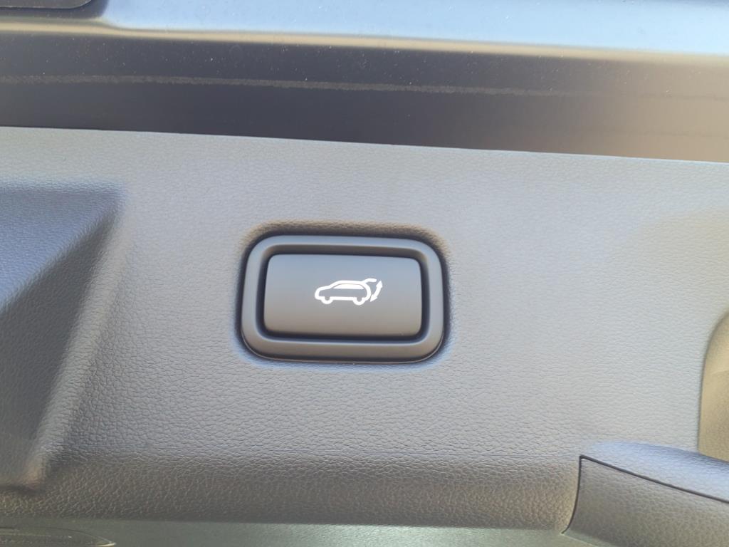 Vehicle image 10 of 41