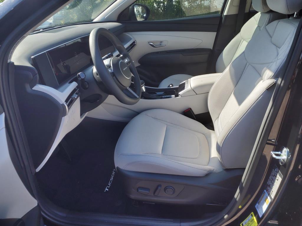 Vehicle image 22 of 41