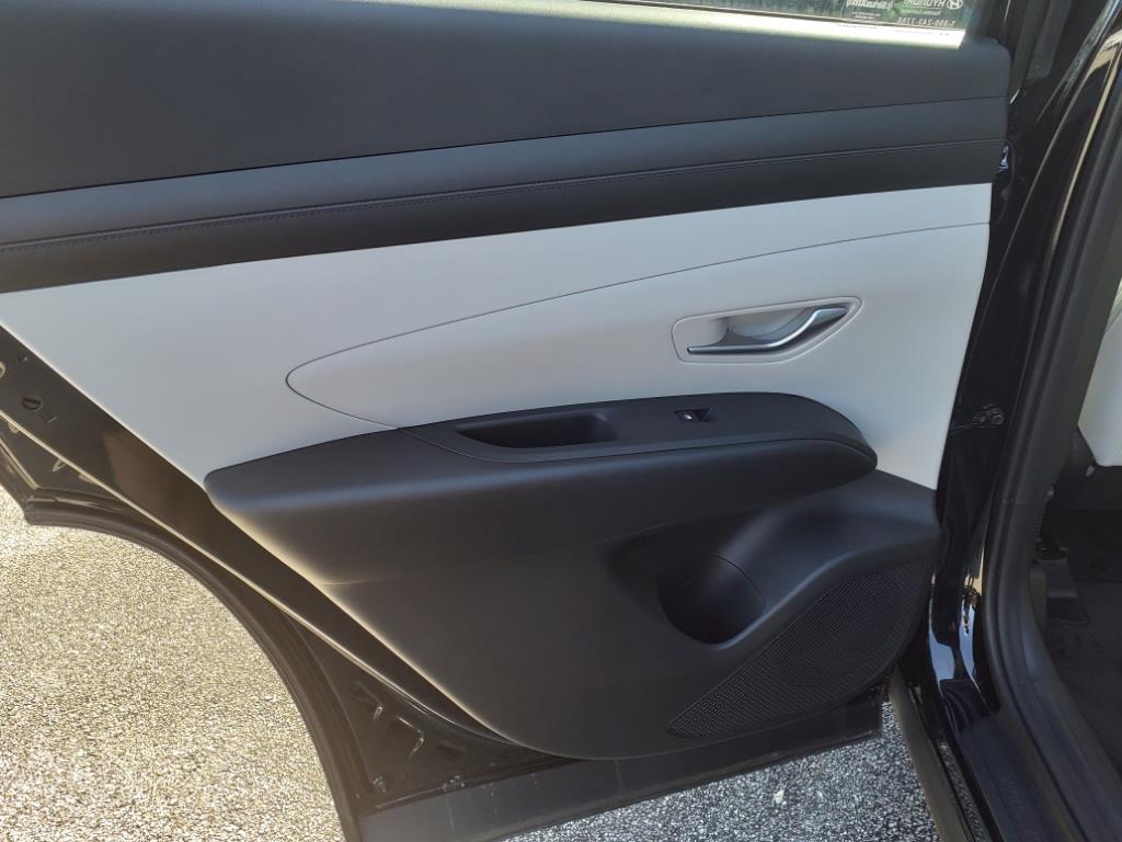 Vehicle image 13 of 41
