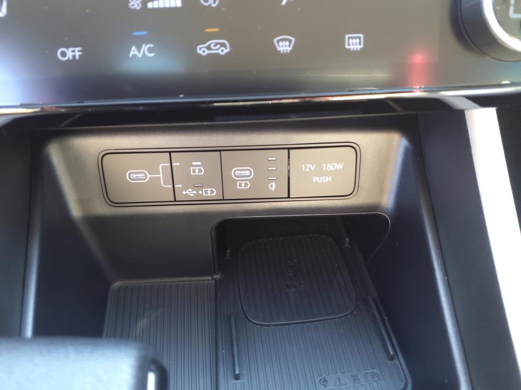 Vehicle image 32 of 41