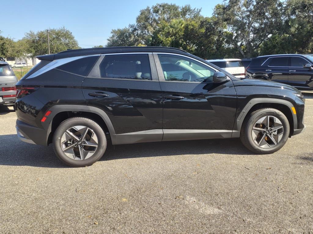 Vehicle image 4 of 41