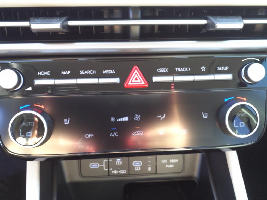 Vehicle image 31 of 41