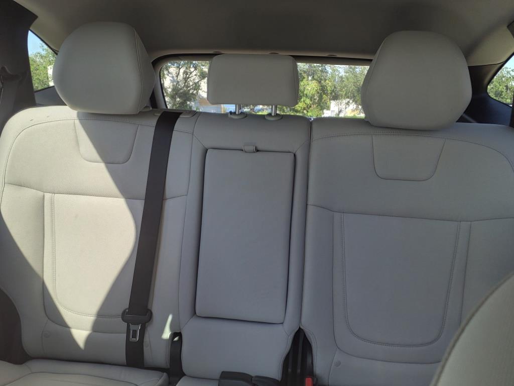 Vehicle image 40 of 41
