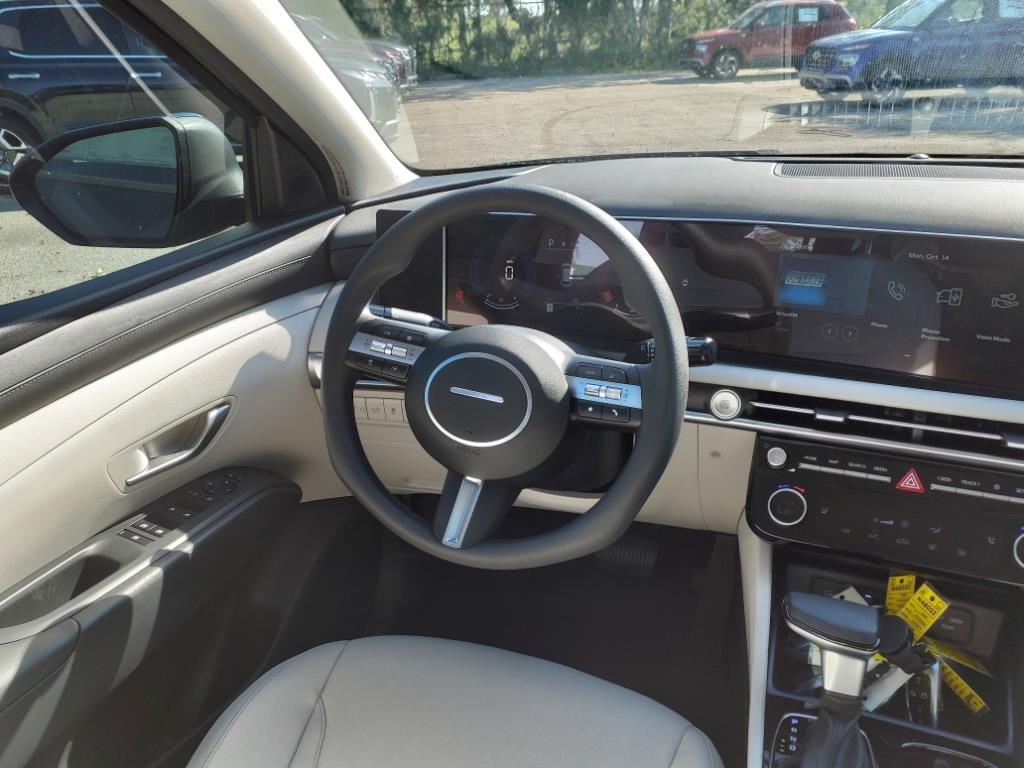 Vehicle image 17 of 41