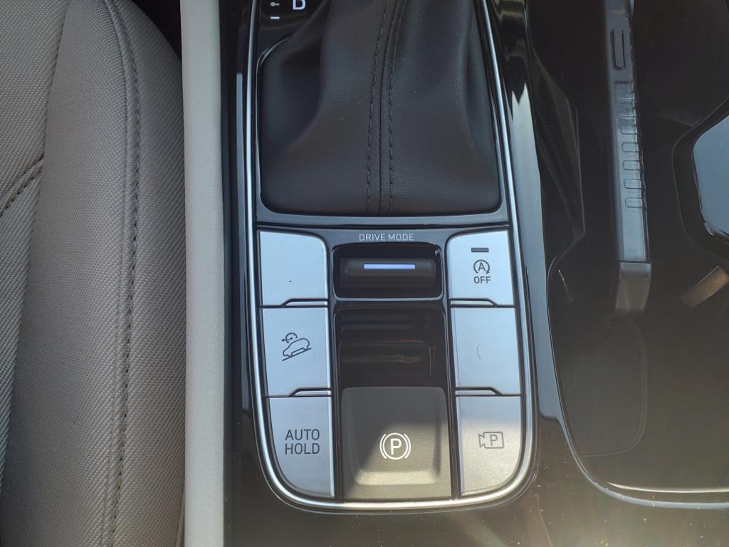 Vehicle image 34 of 41