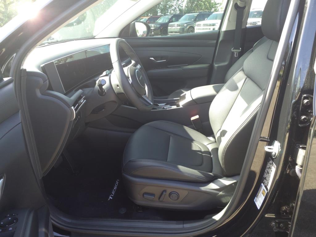Vehicle image 23 of 41
