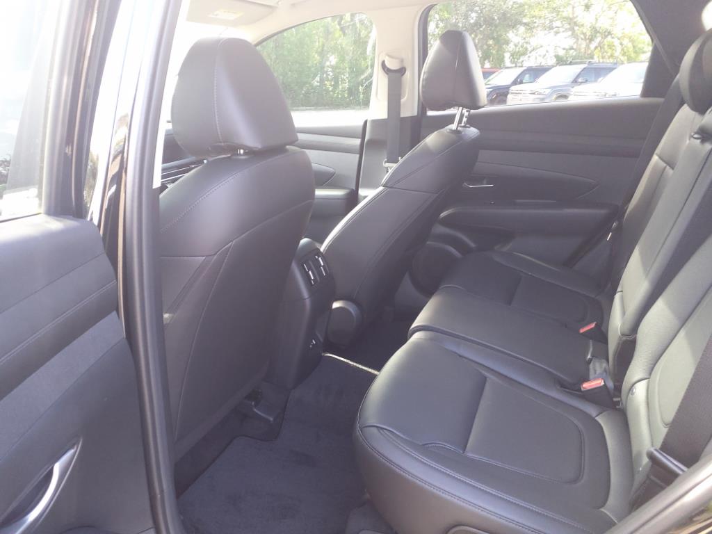 Vehicle image 16 of 41