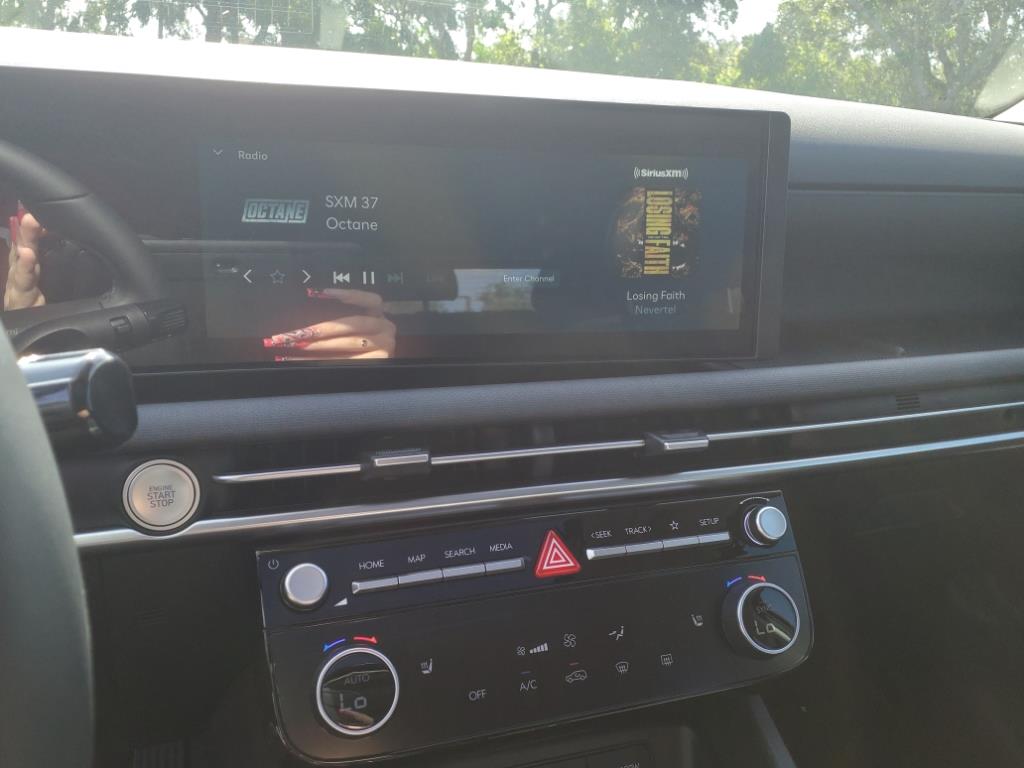 Vehicle image 31 of 41