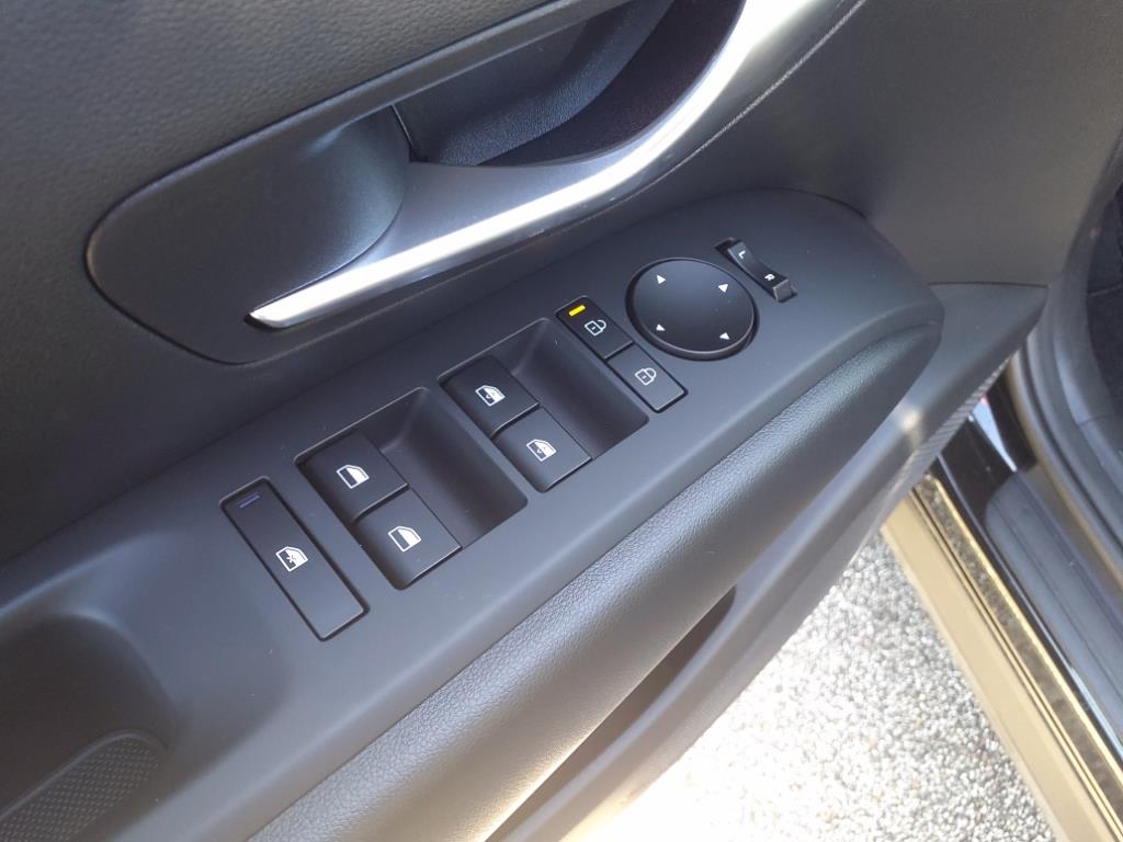 Vehicle image 22 of 41