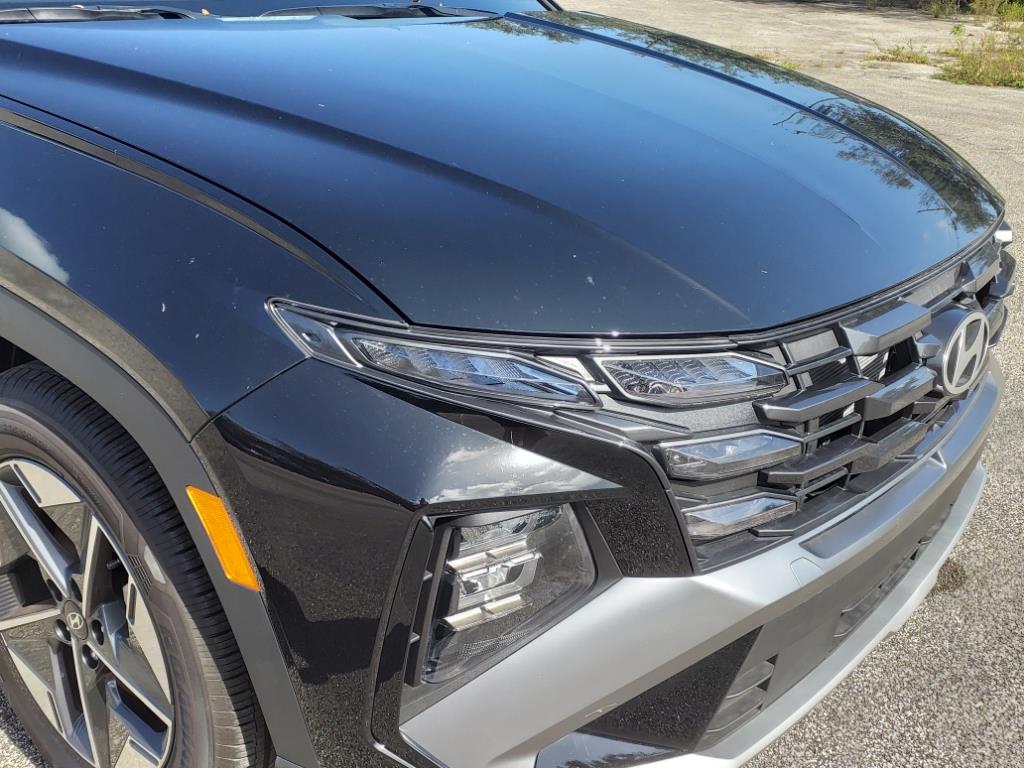 Vehicle image 11 of 41