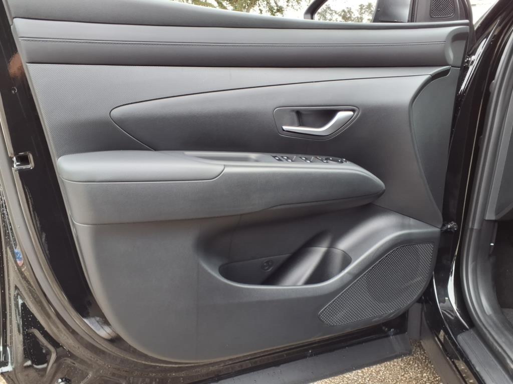 Vehicle image 10 of 35