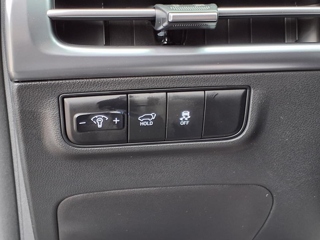 Vehicle image 26 of 35
