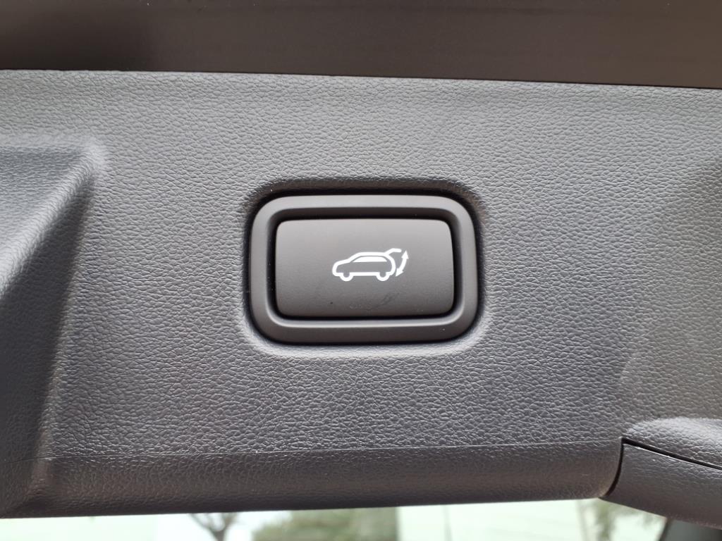 Vehicle image 31 of 35