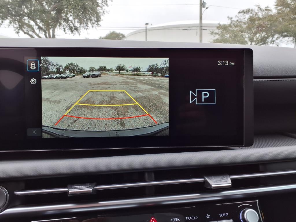 Vehicle image 20 of 35