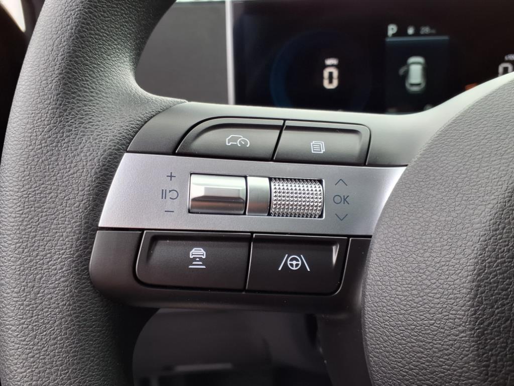 Vehicle image 25 of 35