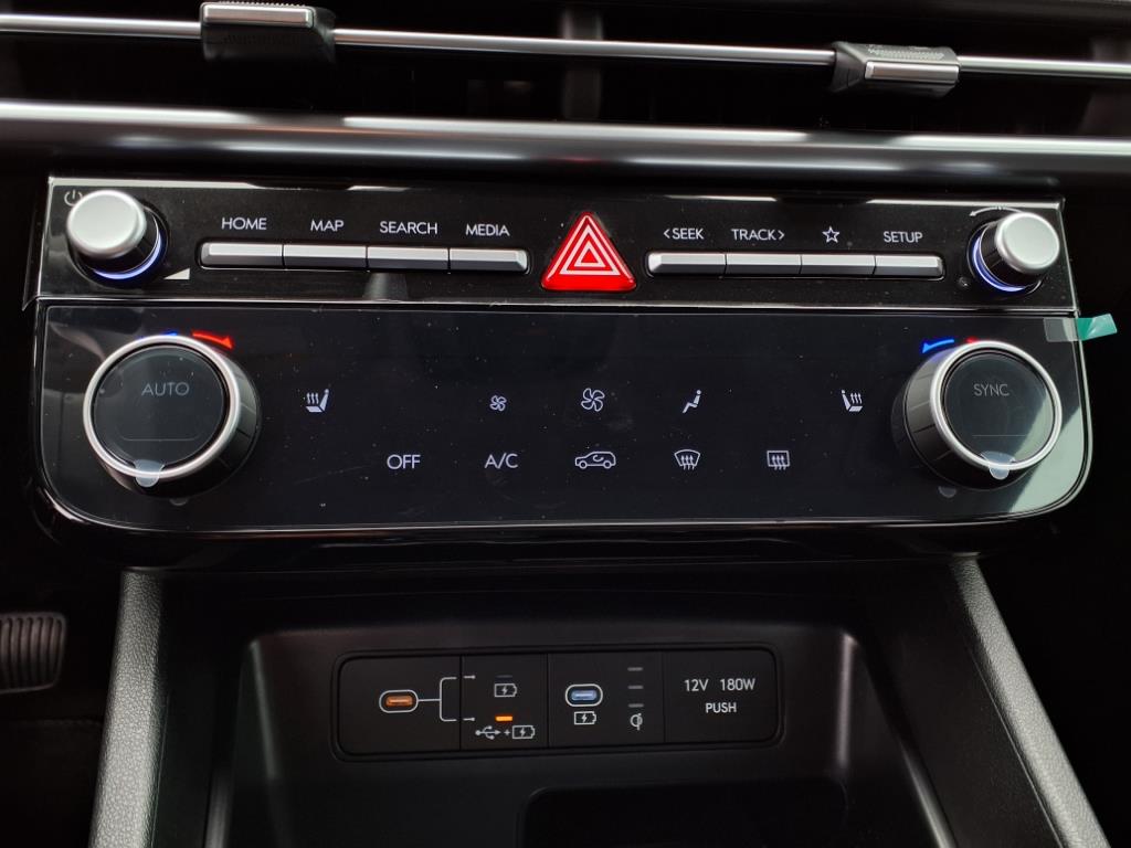 Vehicle image 21 of 35