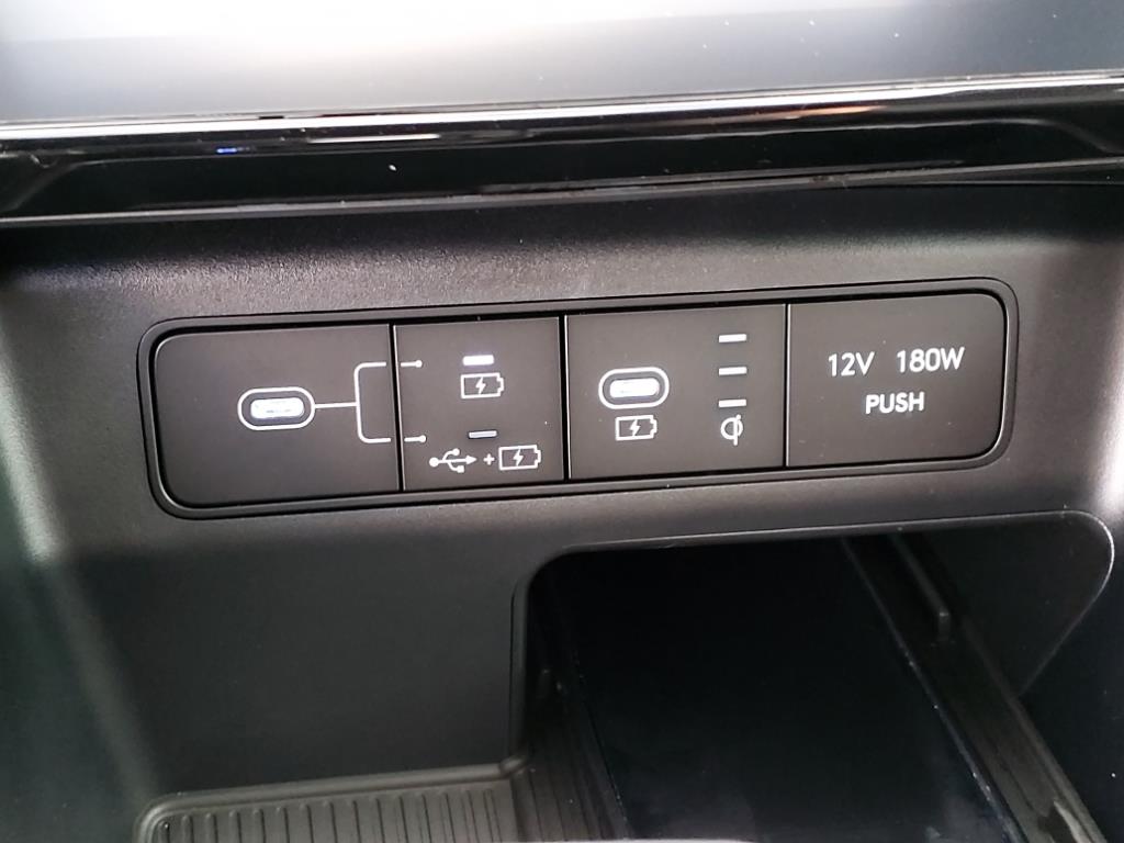 Vehicle image 34 of 41