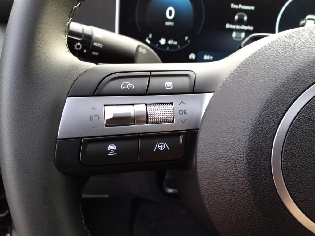 Vehicle image 27 of 41