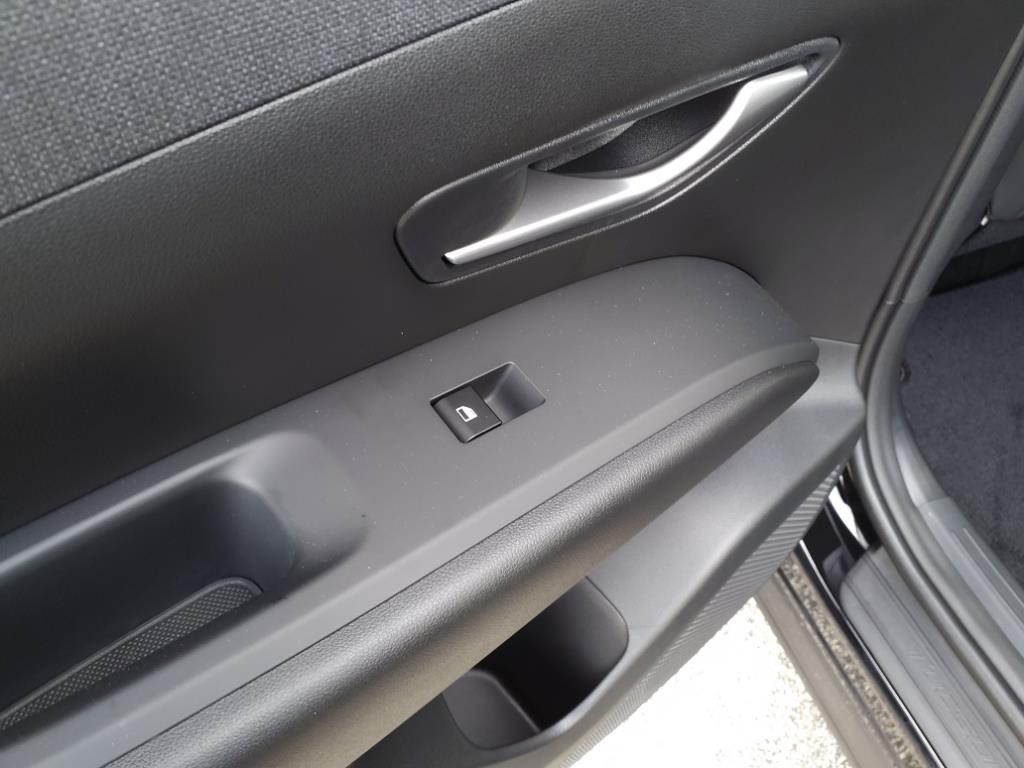 Vehicle image 15 of 41