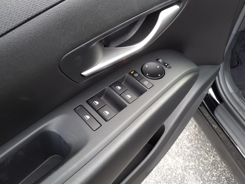 Vehicle image 22 of 41