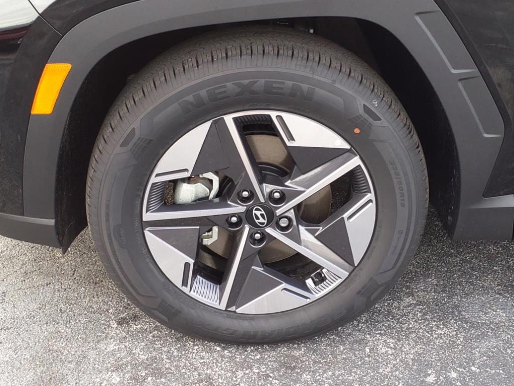 Vehicle image 13 of 41
