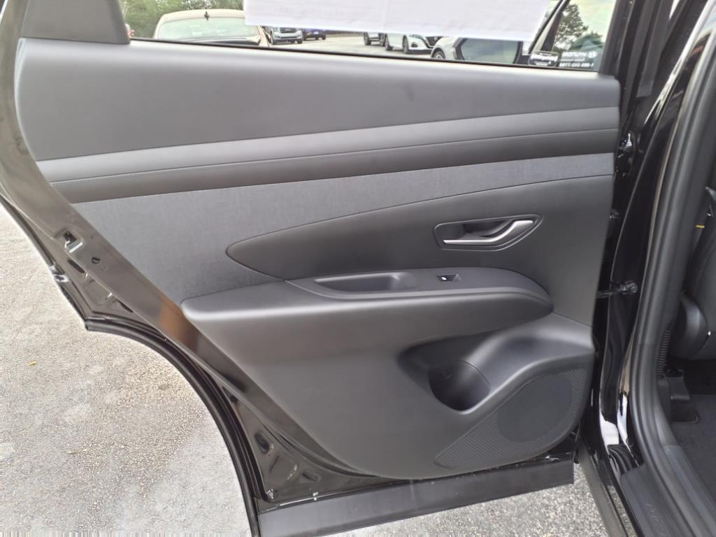 Vehicle image 14 of 41